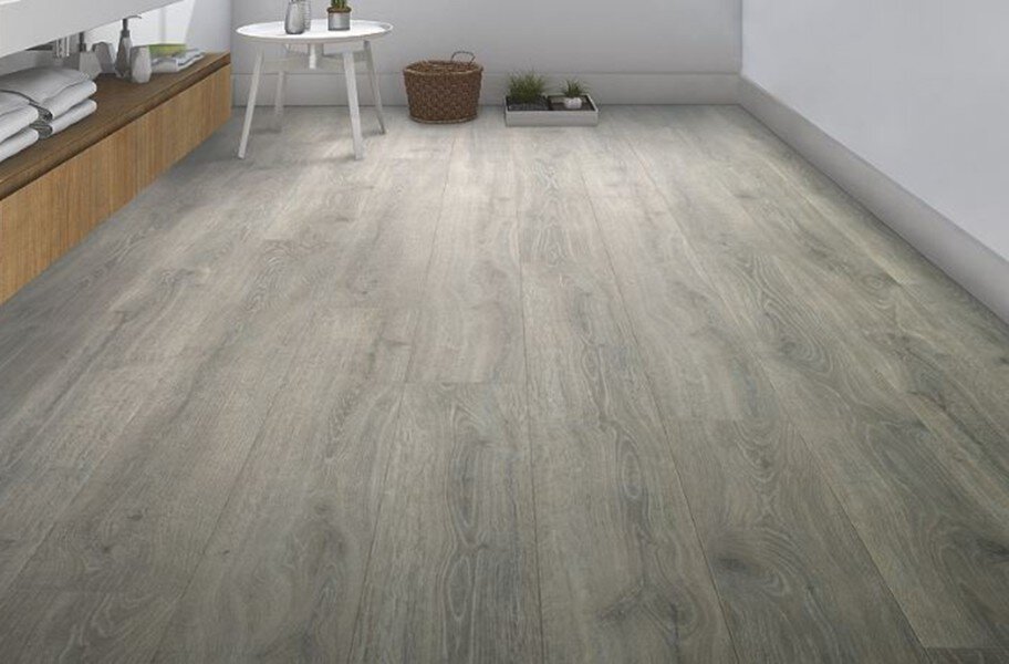 10mm Mohawk RevWood Plus Antique Craft Laminate