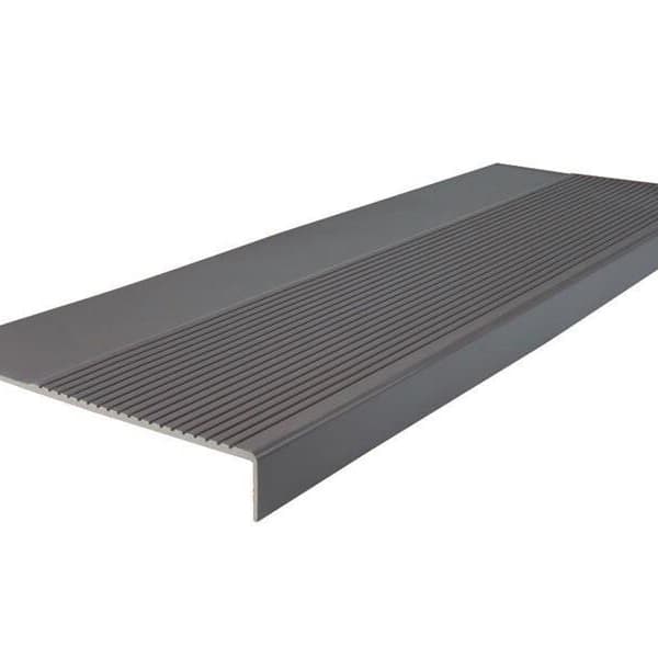Ribbed Design Stair Tread